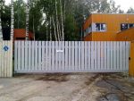 Liugvärav puitlaudisega Liugvärav puitlaudisega